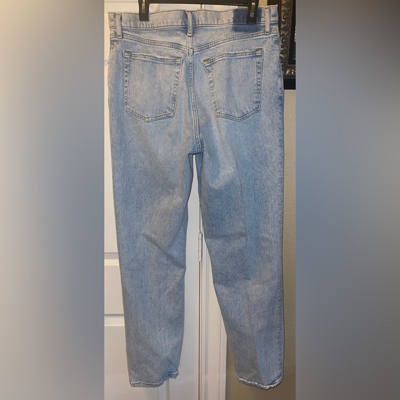 Abercrombie & Fitch Women’s Light Wash Ultra High Rise 90s Straight Jeans - Picture 5 of 5